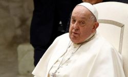 البابا يدخلُ في أزمةٍ تنفسية لكن حياتهُ ما تزال غير مهددة